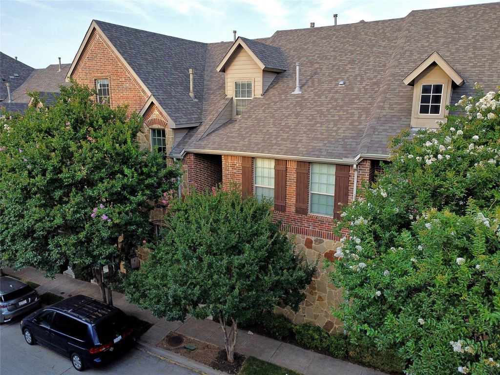 4252 Riverview Drive, Carrollton, TX 75010
