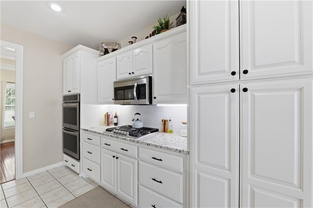 320 Lee Ann Way, Prairie Grove, AR 72753