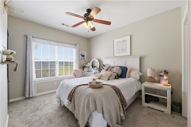 320 Lee Ann Way, Prairie Grove, AR 72753