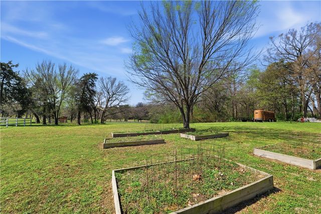 320 Lee Ann Way, Prairie Grove, AR 72753