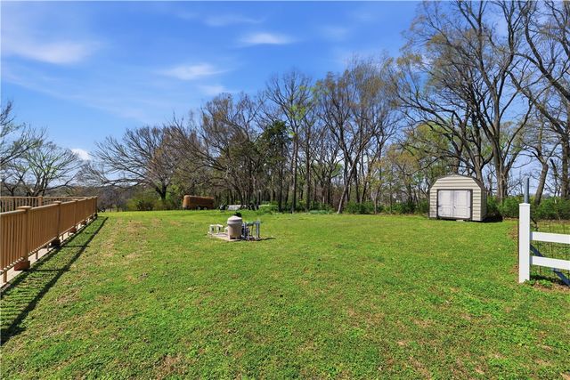 320 Lee Ann Way, Prairie Grove, AR 72753