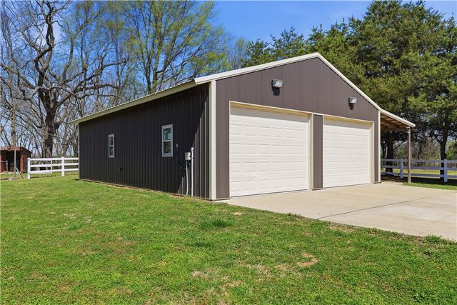 320 Lee Ann Way, Prairie Grove, AR 72753