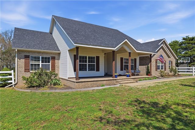 320 Lee Ann Way, Prairie Grove, AR 72753