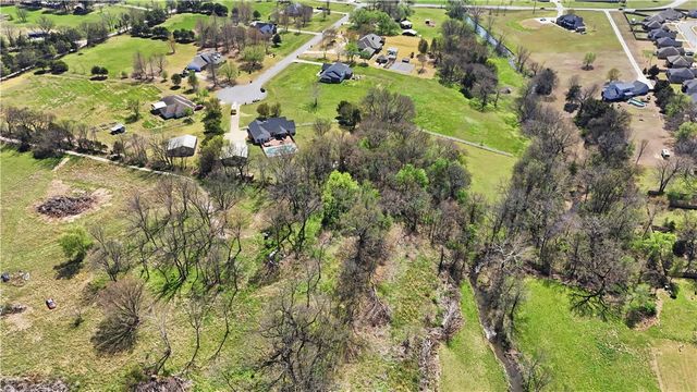 320 Lee Ann Way, Prairie Grove, AR 72753