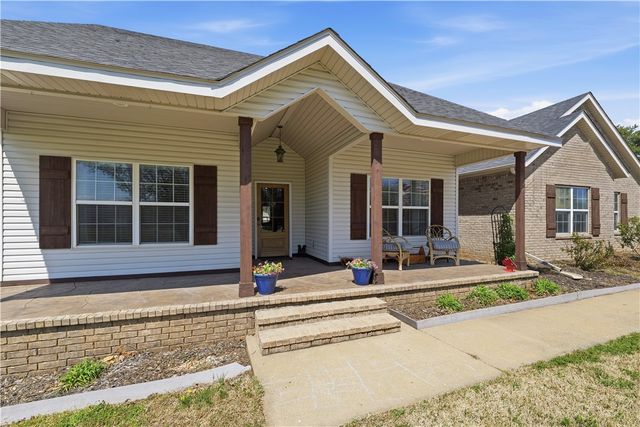 320 Lee Ann Way, Prairie Grove, AR 72753