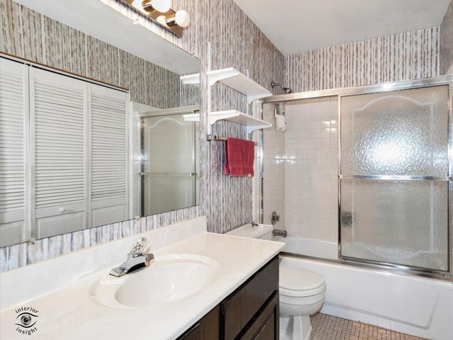 17807 Stonebridge Drive, Hazel Crest, IL 60429