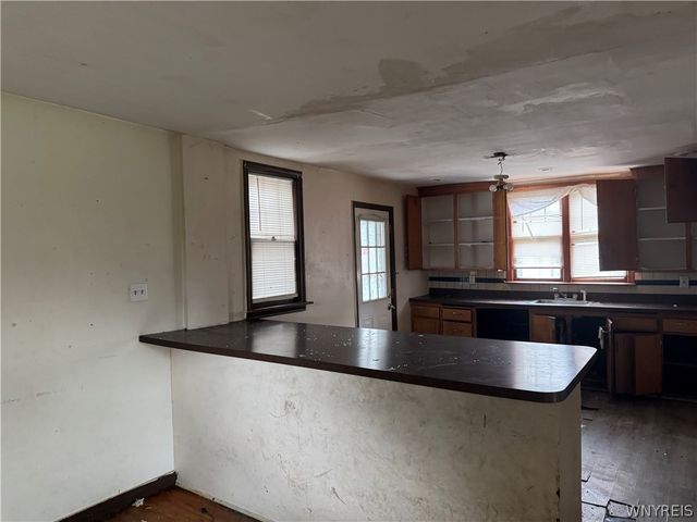 2405 Michigan Avenue, Niagara Falls, NY 14305