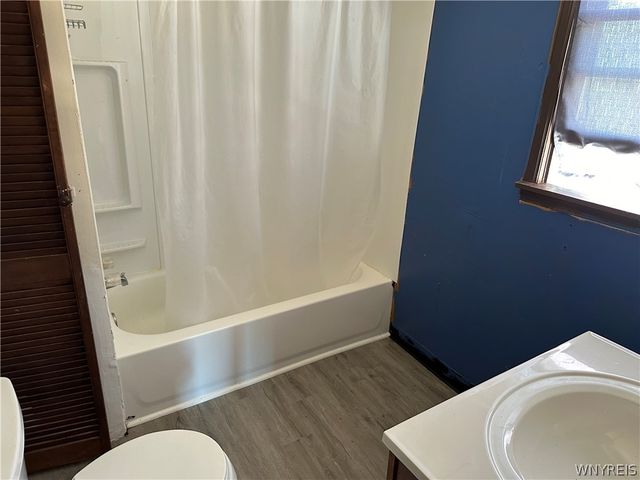 2405 Michigan Avenue, Niagara Falls, NY 14305