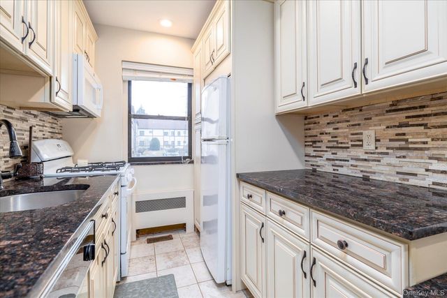 105 15th Street A1, Garden City, NY 11530