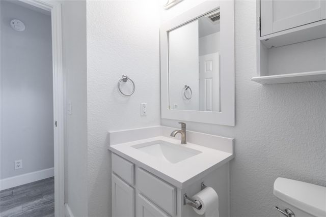 216 Brickyard LN, Jarrell, TX 76537