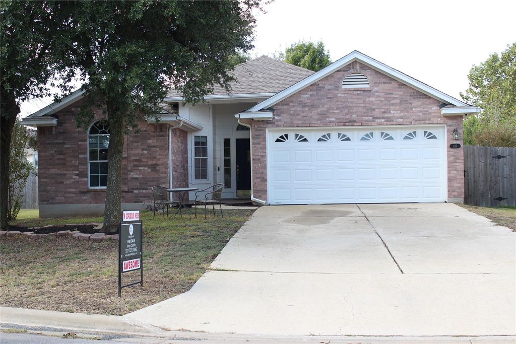 216 Brickyard LN, Jarrell, TX 76537