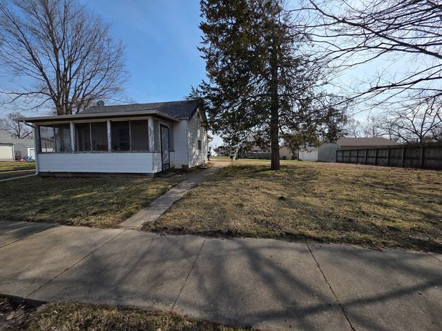 2313 N 7th Street, Clinton, IA 52732