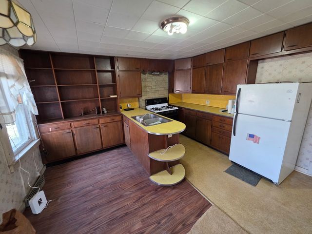 2313 N 7th Street, Clinton, IA 52732