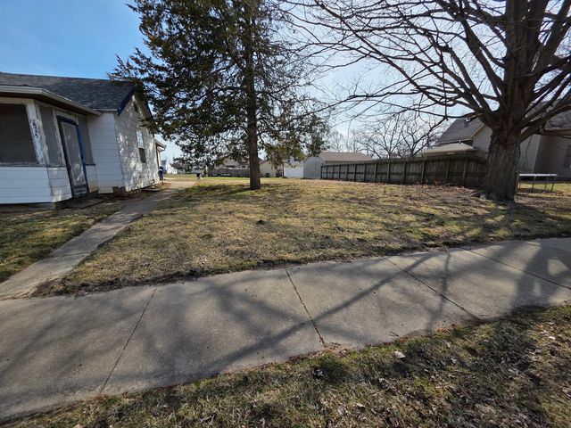 2313 N 7th Street, Clinton, IA 52732