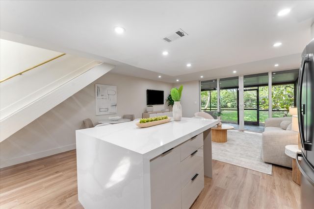 840 NE 20th Drive, Wilton Manors, FL 33305