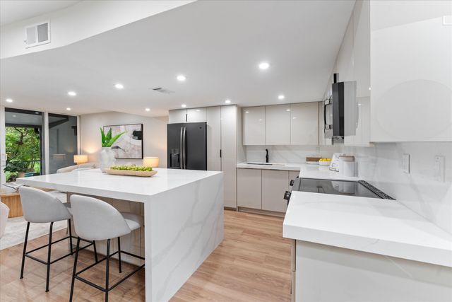 840 NE 20th Drive, Wilton Manors, FL 33305