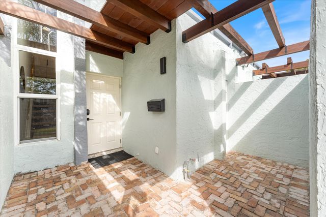 840 NE 20th Drive, Wilton Manors, FL 33305