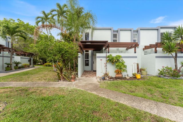 840 NE 20th Drive, Wilton Manors, FL 33305