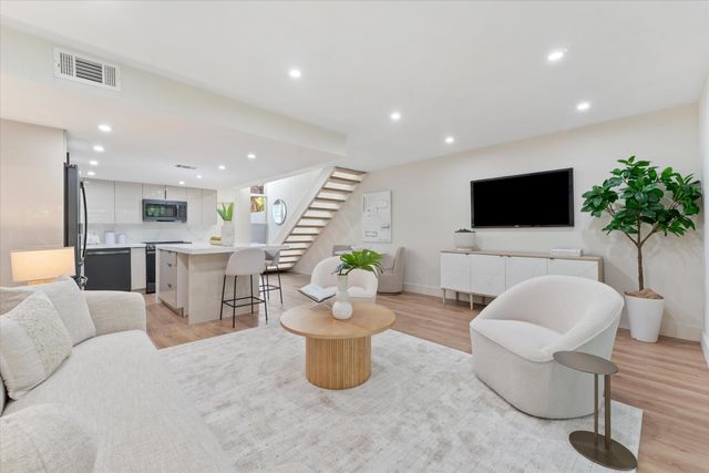 840 NE 20th Drive, Wilton Manors, FL 33305