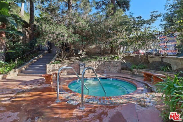 2700 Cahuenga Boulevard 2216, Los Angeles, CA 90068