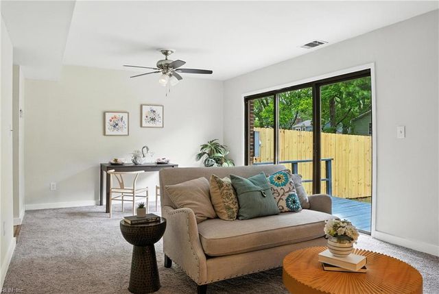 121 Windsor Pines Way Apt J, Newport News, VA 23608