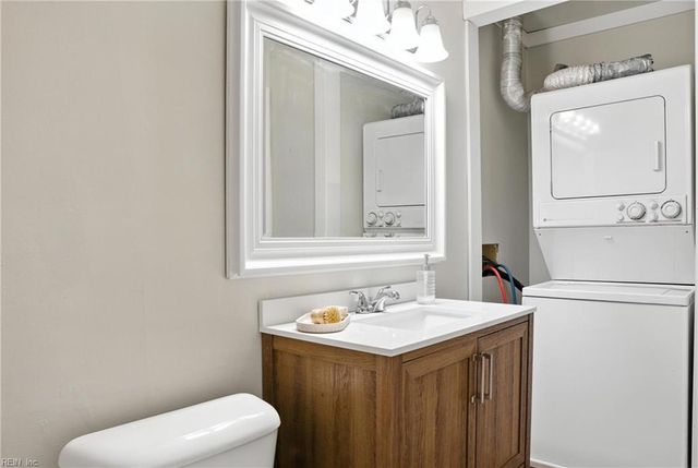 121 Windsor Pines Way Apt J, Newport News, VA 23608