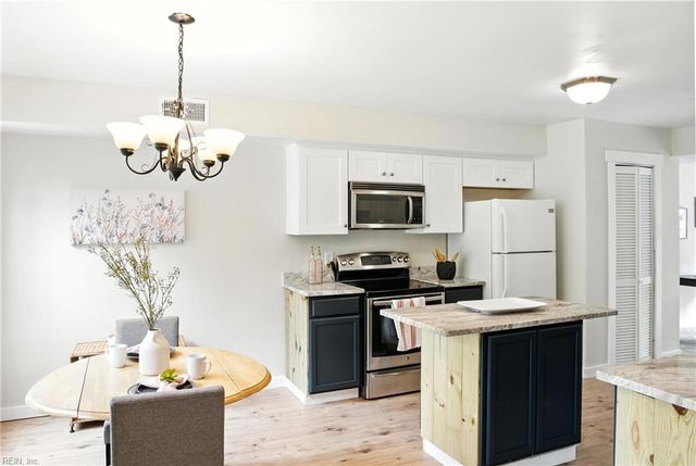 121 Windsor Pines Way Apt J, Newport News, VA 23608