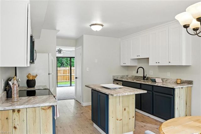 121 Windsor Pines Way Apt J, Newport News, VA 23608