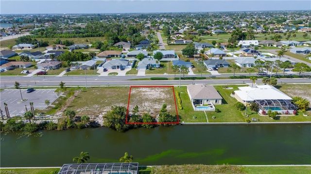 136 NICHOLAS Parkway W, Cape Coral, FL 33990