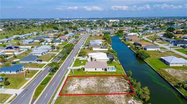 136 NICHOLAS Parkway W, Cape Coral, FL 33990