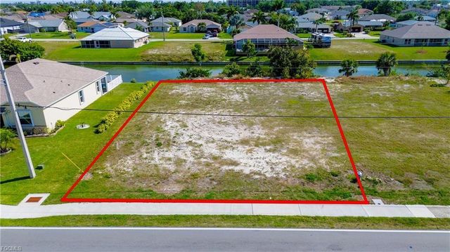 136 NICHOLAS Parkway W, Cape Coral, FL 33990