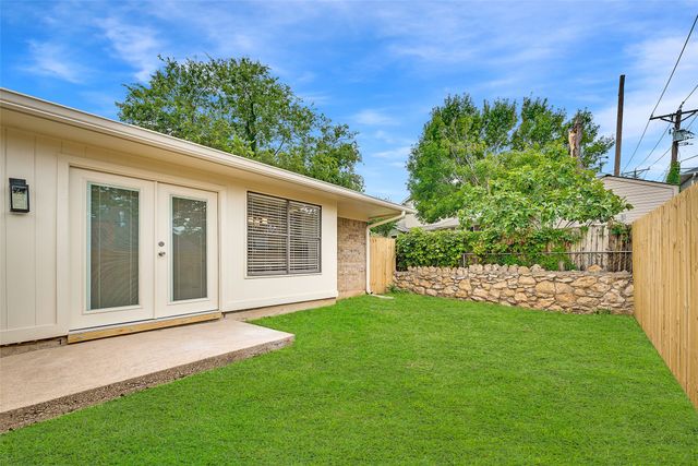2110 Mistletoe Avenue, Fort Worth, TX 76110