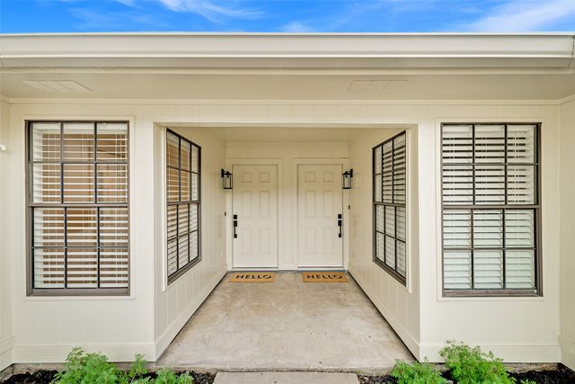 2110 Mistletoe Avenue, Fort Worth, TX 76110