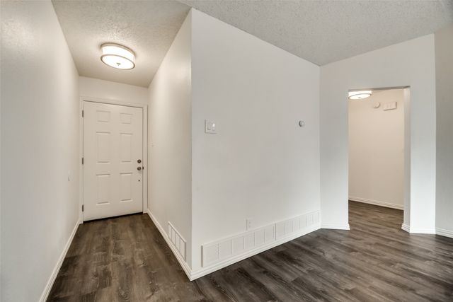 2110 Mistletoe Avenue, Fort Worth, TX 76110