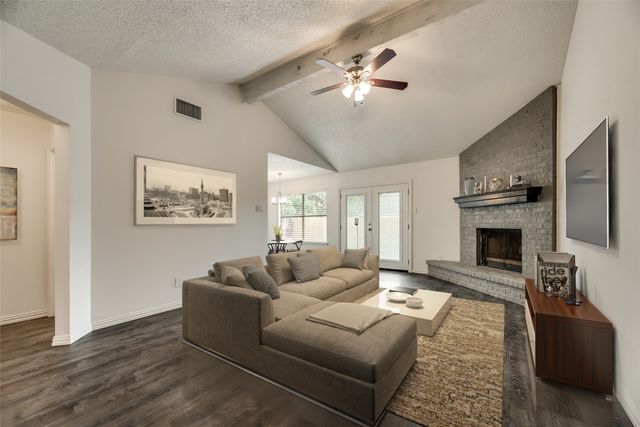 2110 Mistletoe Avenue, Fort Worth, TX 76110