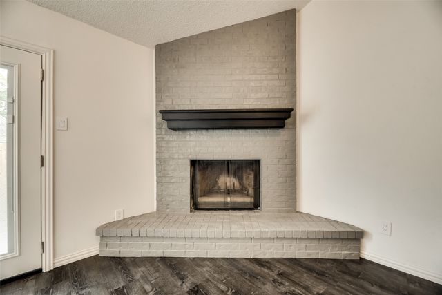 2110 Mistletoe Avenue, Fort Worth, TX 76110