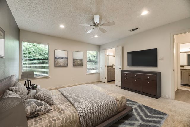 2110 Mistletoe Avenue, Fort Worth, TX 76110