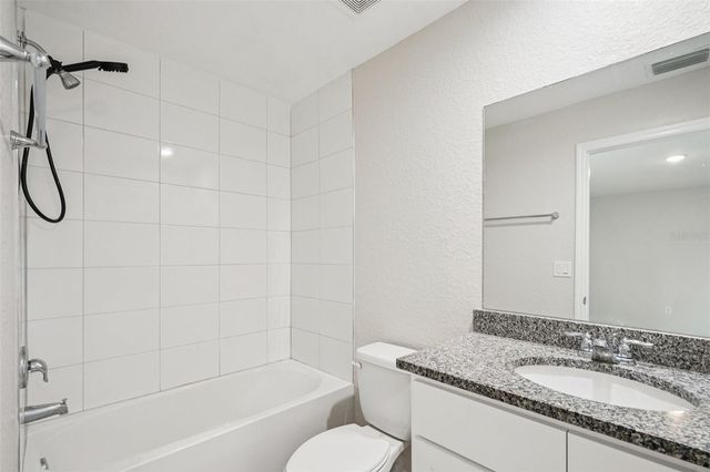 1 OAK CIRCLE COURSE, Ocala, FL 34472