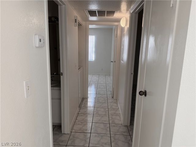 5064 Jeffreys Street 201, Las Vegas, NV 89119