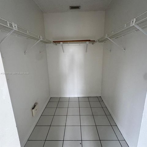 21215 NE 9th Ct 4, Miami, FL 33179