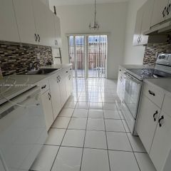 21215 NE 9th Ct 4, Miami, FL 33179