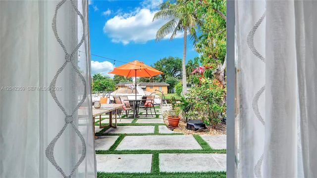 1521 SW 5th Court B, Fort Lauderdale, FL 33312
