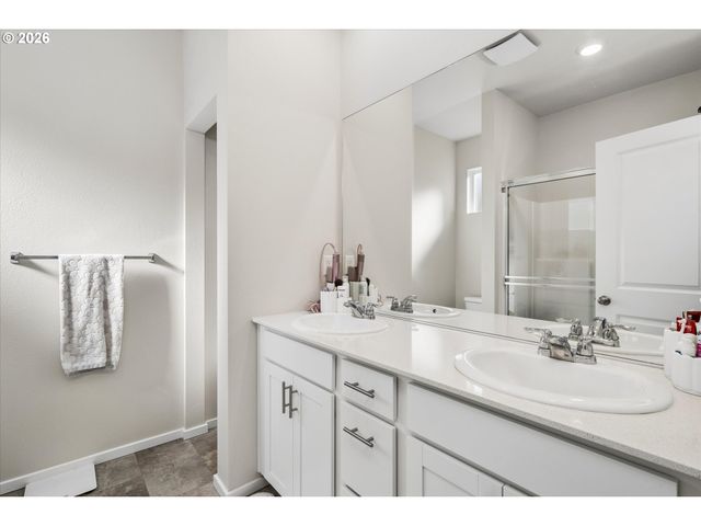 2769 V St, Springfield, OR 97477