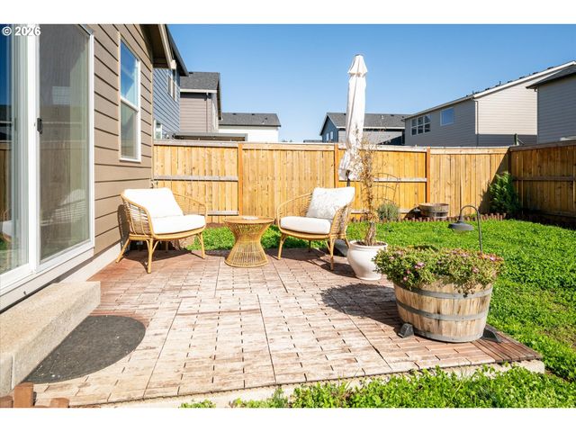 2769 V St, Springfield, OR 97477