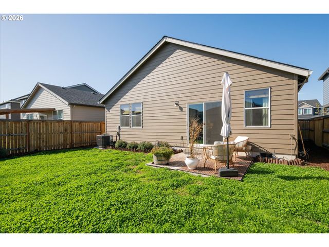 2769 V St, Springfield, OR 97477