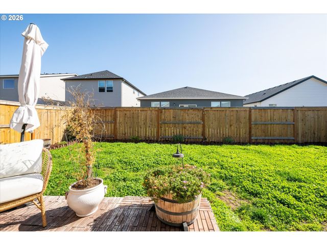 2769 V St, Springfield, OR 97477