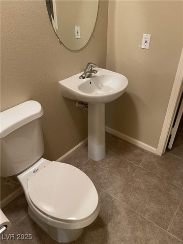 19 East Agate Avenue 201, Las Vegas, NV 89123