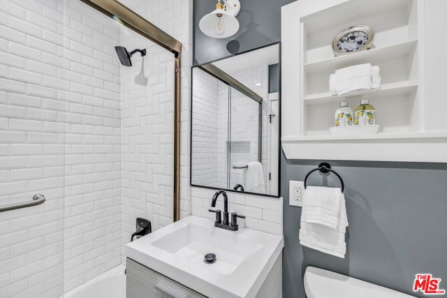 712 Crestmoore Place A, Los Angeles, CA 90291