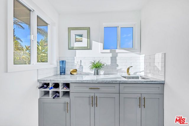 712 Crestmoore Place A, Los Angeles, CA 90291