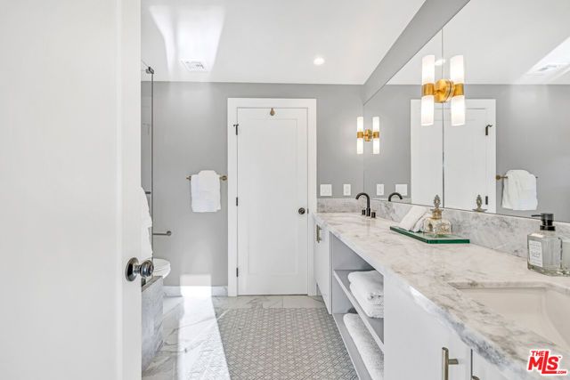 712 Crestmoore Place A, Los Angeles, CA 90291
